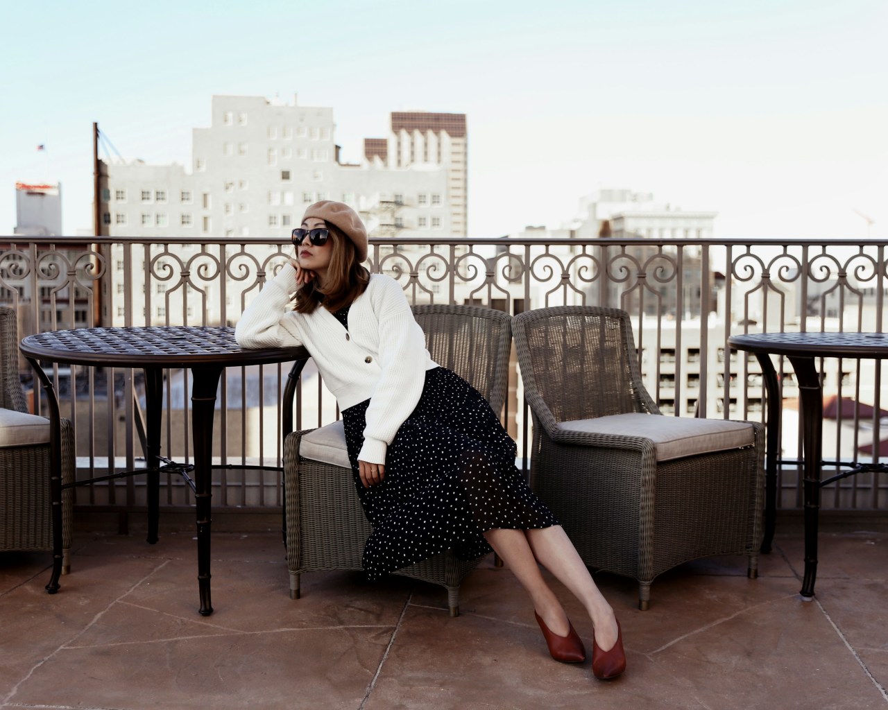 Як обрати базовий гардероб жінці: список речей на 2025 рік